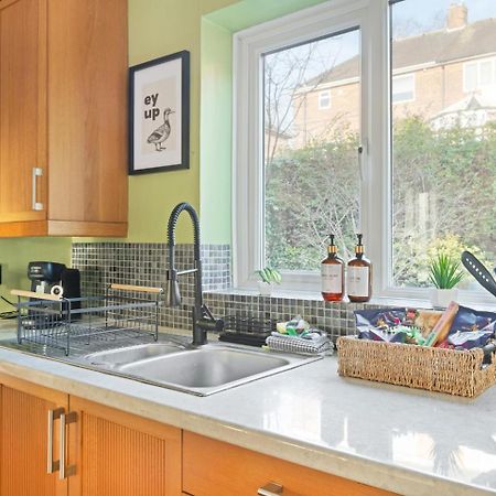 3 Bedroom House - Well Presented - Spacious - Flexible Check In - Free Parking Nottingham Exteriér fotografie