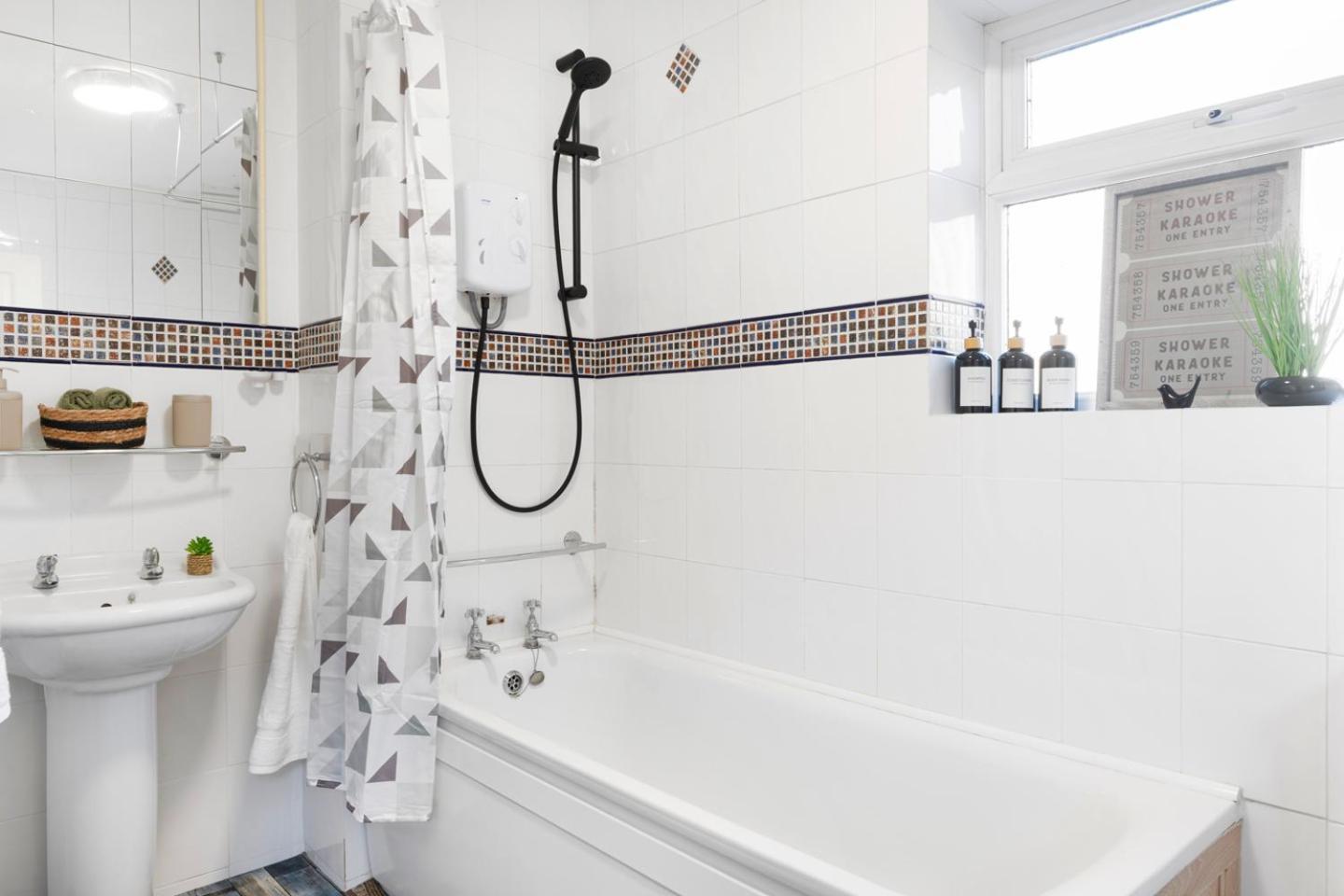 3 Bedroom House - Well Presented - Spacious - Flexible Check In - Free Parking Nottingham Exteriér fotografie