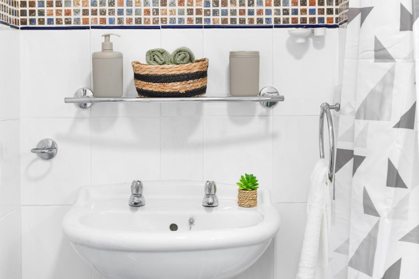 3 Bedroom House - Well Presented - Spacious - Flexible Check In - Free Parking Nottingham Exteriér fotografie